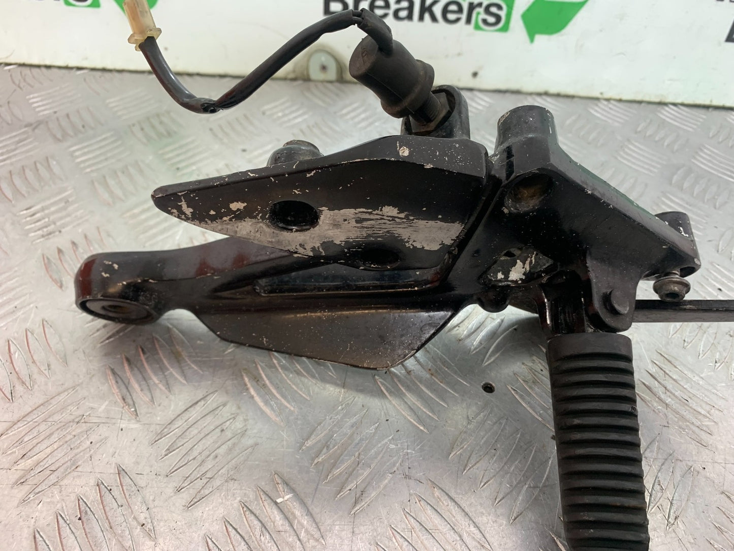 YAMAHA XJ600 XJ 600 DIVERSION FRONT RIGHT HANGER 1998-2000 (CMB1191)