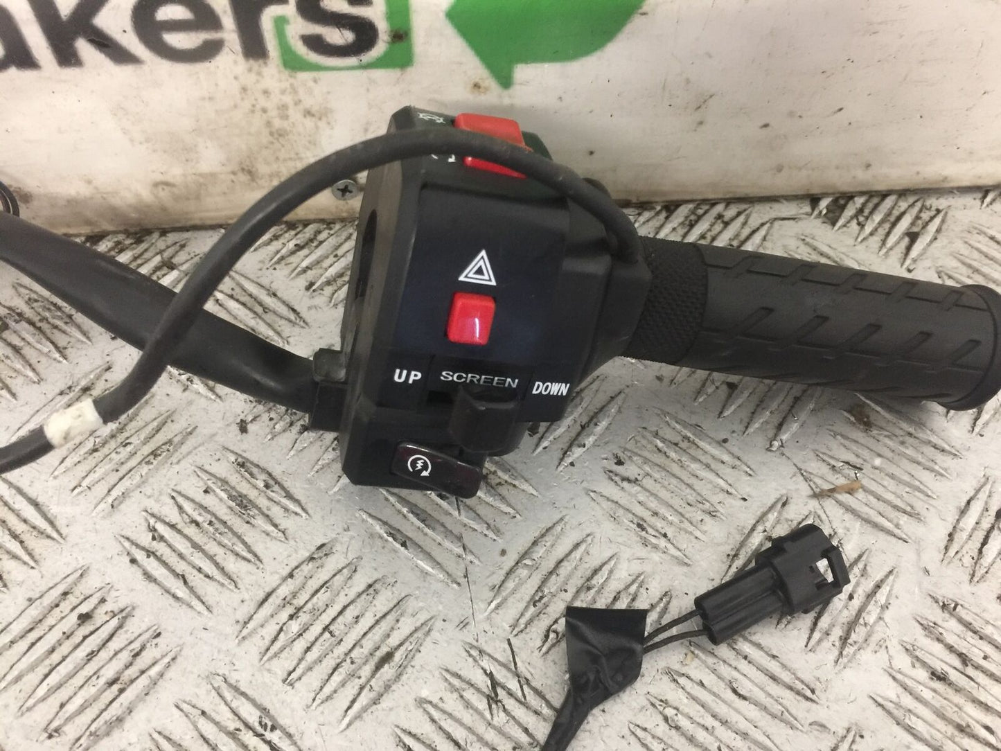SUZUKI 650 BURGMAN RIGHT SWITCH GEAR YEAR 2014-2018 (STOCK 769)