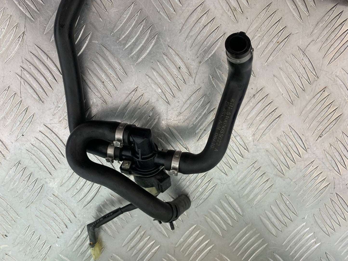 KTM 990 SUPERMOTO T AIR VALVE YEAR 2010-2011 (CMB1032)