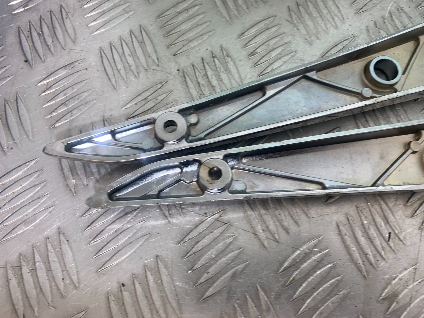 HONDA VTX1300 S-6 REAR MUDGUARD CHROME RAILS YEAR 2004-09 (CMB1159)