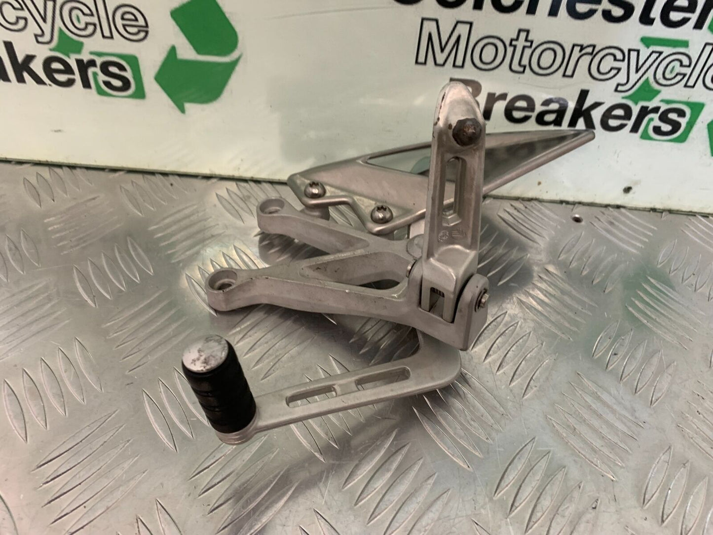 TRIUMPH 765 STREET TRIPLE RS FRONT LEFT HANGER YEAR 2018-2021 (STOCK 968)