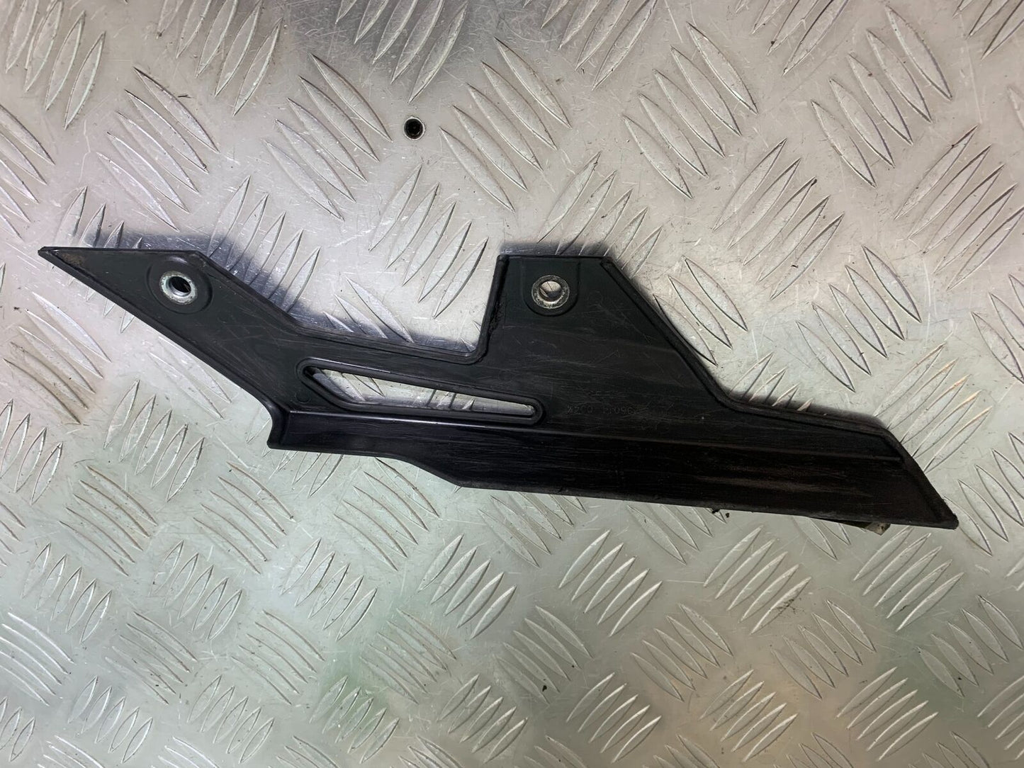 KAWASAKI NINJA 650 CHAIN GUARD YEAR 2017-2019 (CMB1018)
