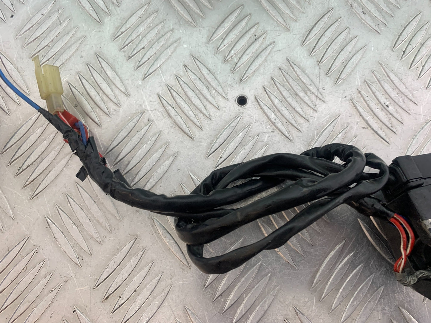 YAMAHA XV535 XV 535 VIRAGO RIGHT SWITCH GEAR YEAR 1994-02 (CMB1044)