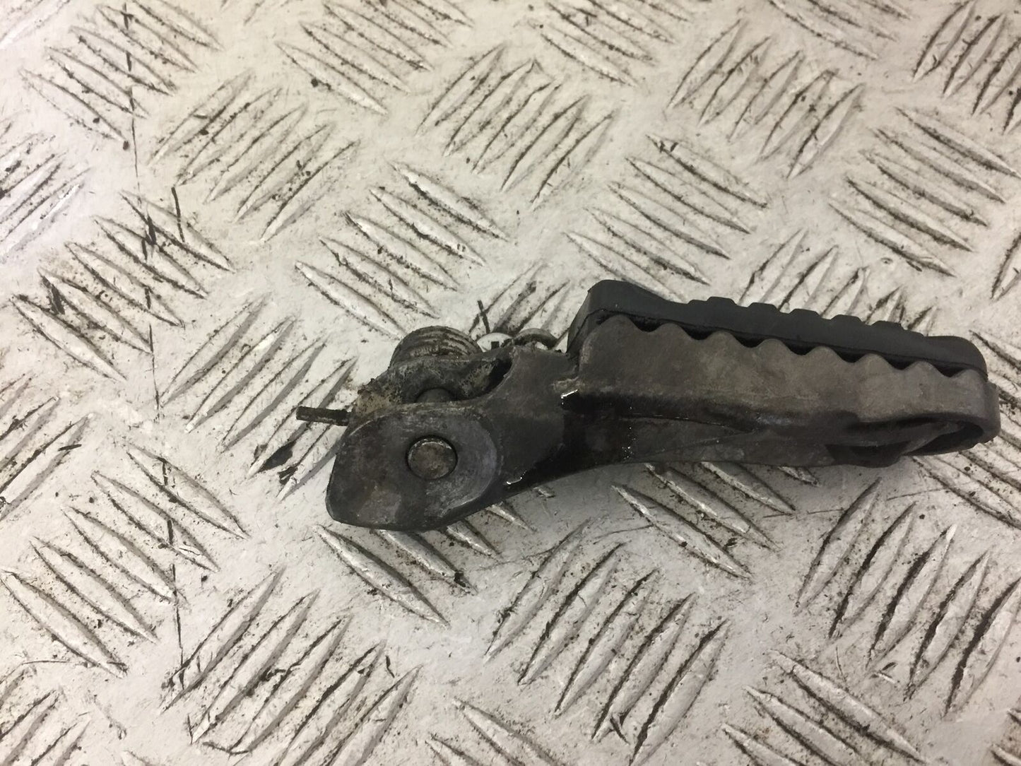 BMW R1200 GS TE EXCLUSIVE FRONT RIGHT FOOTPEG YEAR 2018 (STOCK 702)