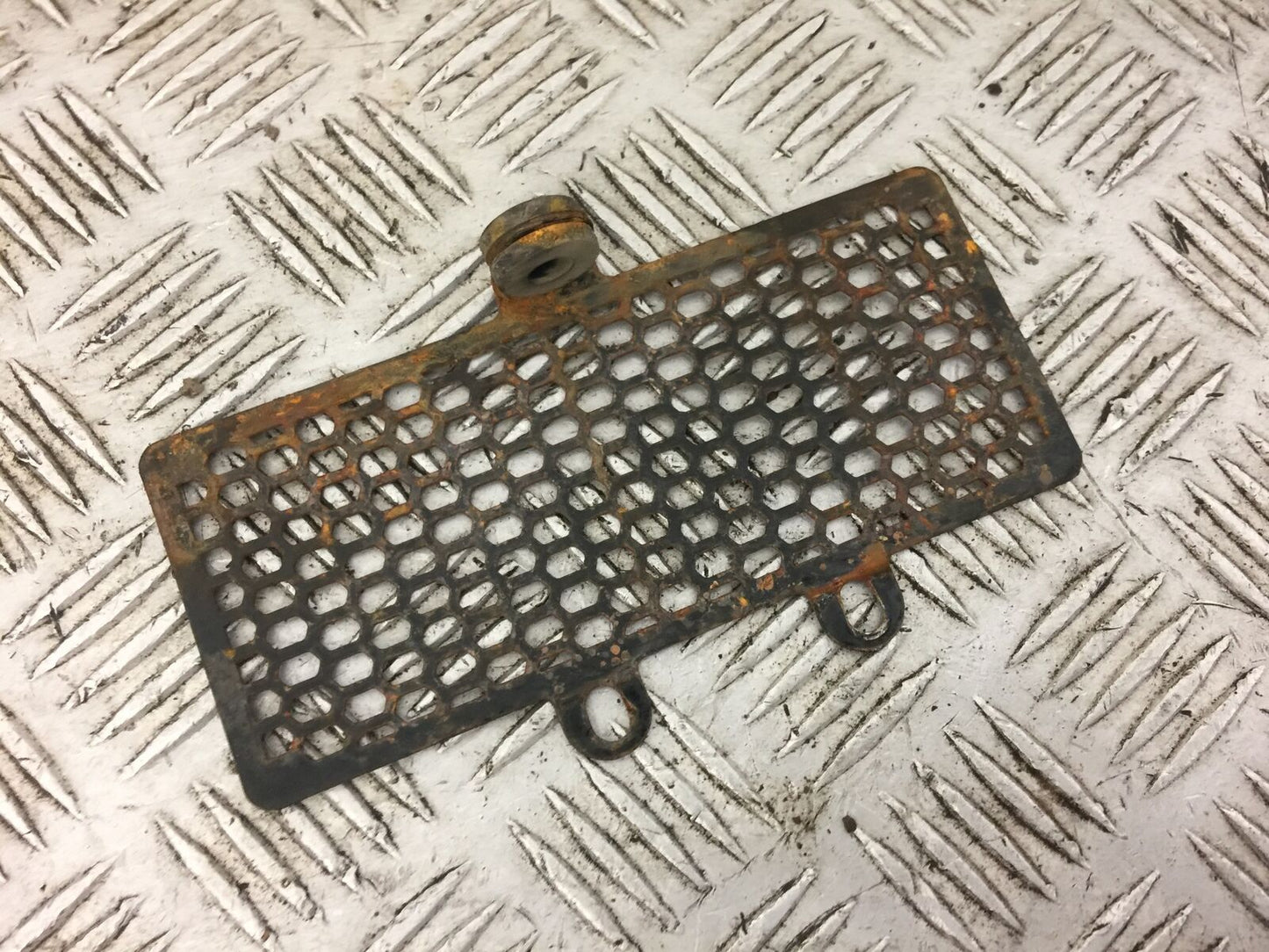 BENELLI TORNADO TNT 125 OIL COOLER GRILL 2018 (STOCK 556)
