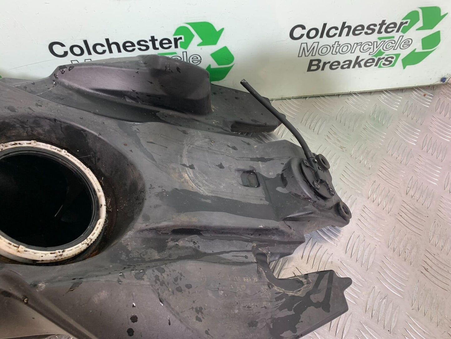 BMW F800 GT PETROL TANK YEAR 2013-2017 (CMB1031)