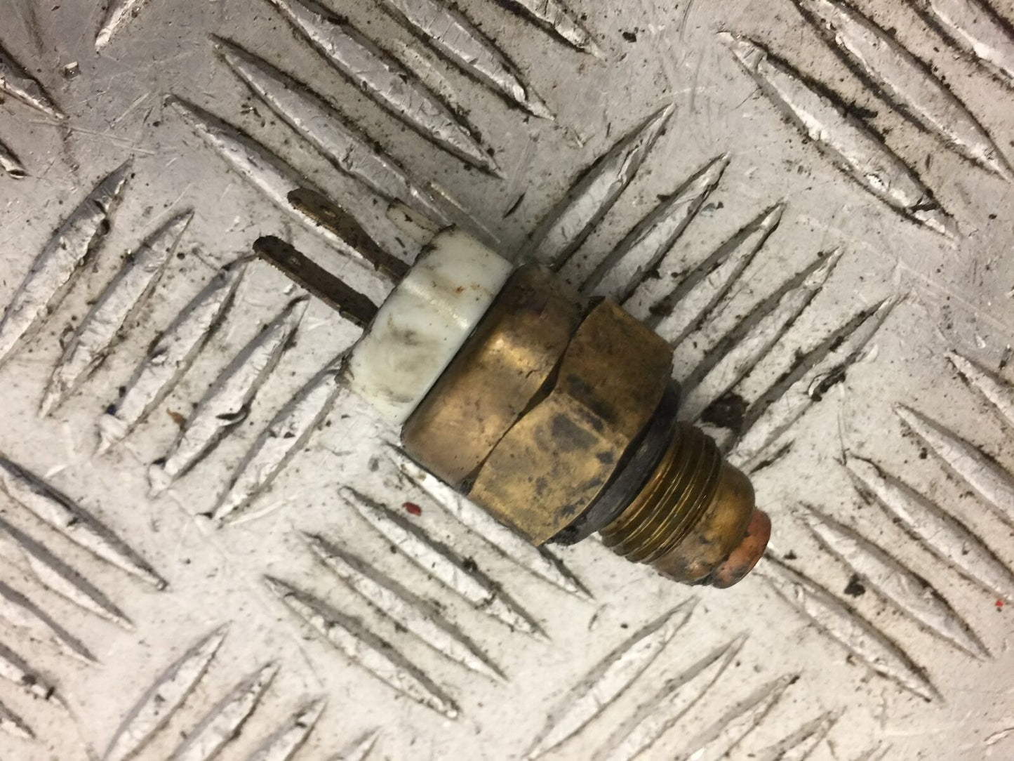 KAWASAKI ZX6R ZX6 G FAN SWITCH YEAR 1999 (STOCK 519)