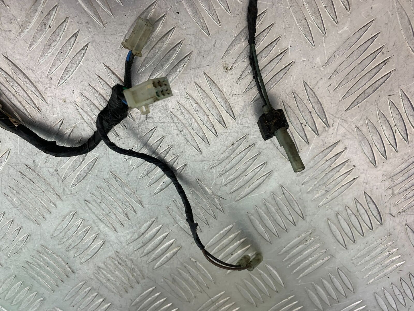 YAMAHA YZF600 YZF 600 THUNDERCAT SUB LOOM 1996-2003 (CMB1105)