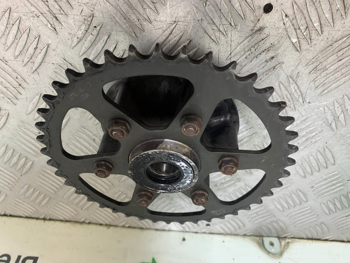 KTM DUKE 125 SPROCKET CARRIER YEAR 2012-2016 (CMB1317)