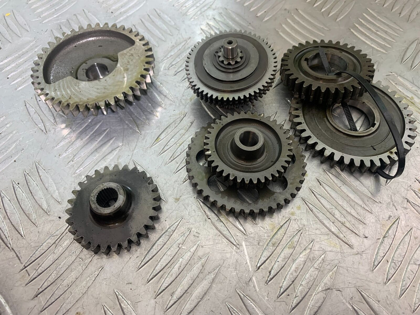 HUSQVARNA TE630 TE 630 ENGINE GEARS YEAR 2010-11 (CMB1120)