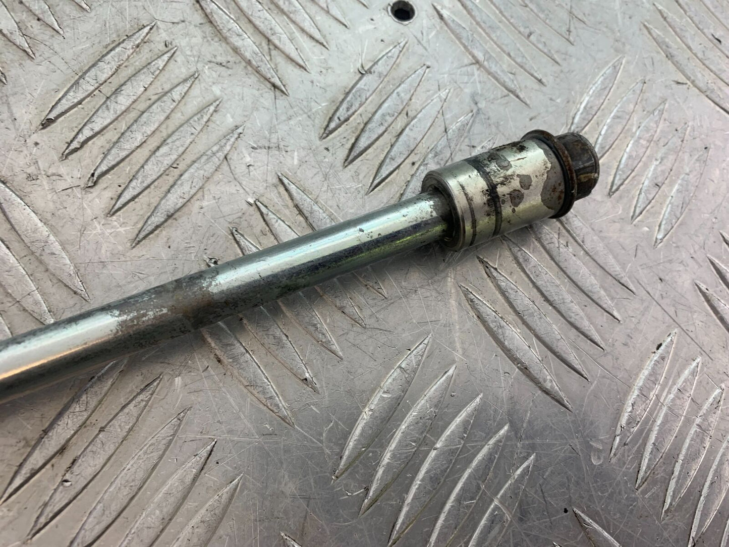 BENELLI TORNADO TNT 125 FRONT WHEEL SPINDLE YEAR 2024 (CMB1090)