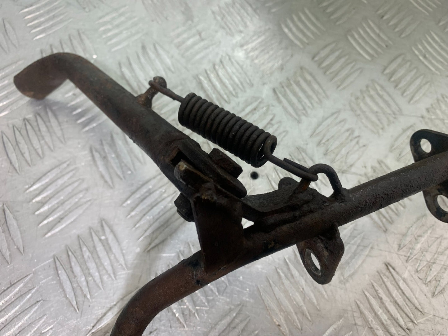 SUZUKI GP100 GP 100 FOOTPEG BAR YEAR 1978-1988 (CMB1259)