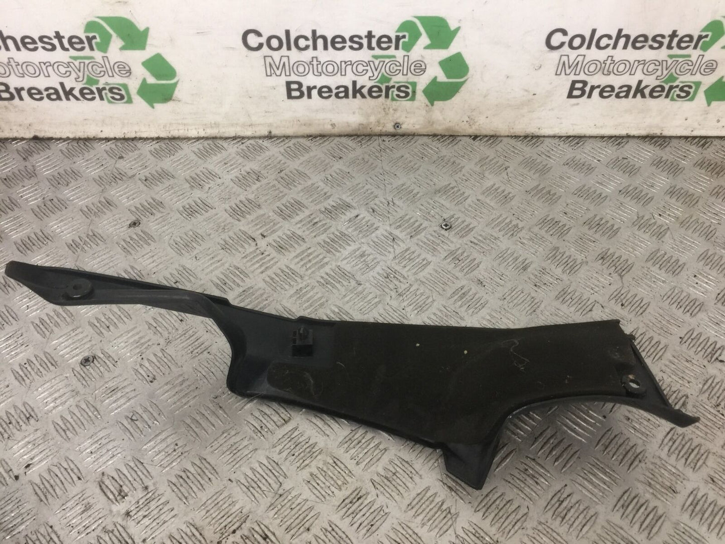 KAWASAKI ZZR600 ZZR 600 E RIGHT TOP FAIRING INFILL YEAR 1994-05 (STOCK 876)