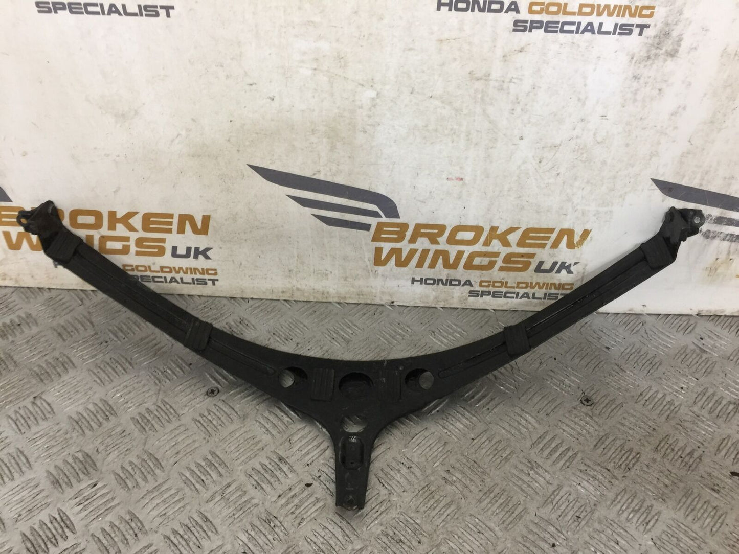 HONDA GL1800 GL 1800 SCREEN BRACKET YEAR 2004-10 ABS (STOCK 890)