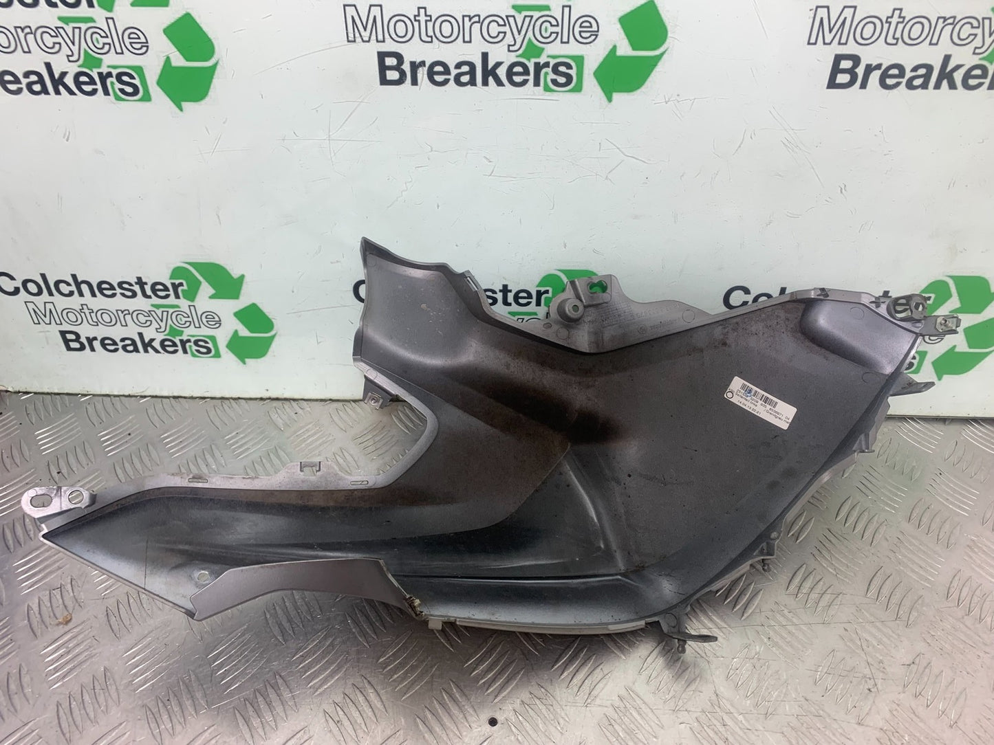BMW R1200 R 1200 GS LEFT TANK PANEL YEAR 2013-2016 (CMB1257)
