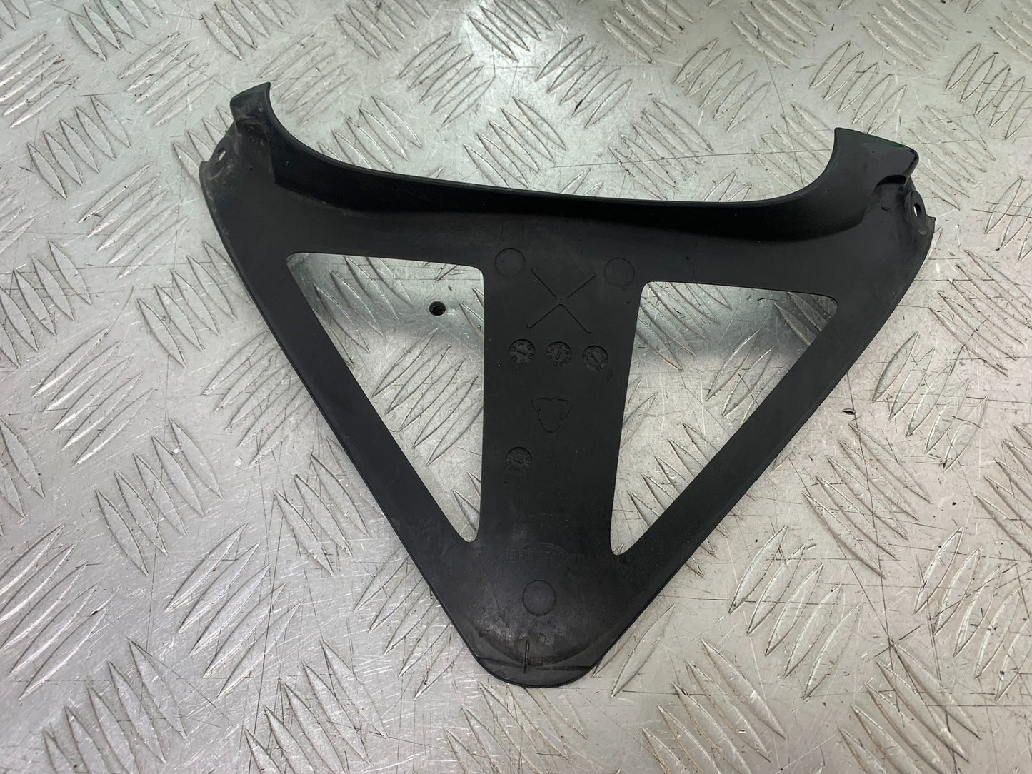 TRIUMPH 1050 SPRINT GT FAIRING V-PIECE YEAR 2010-2016 (CMB1250)