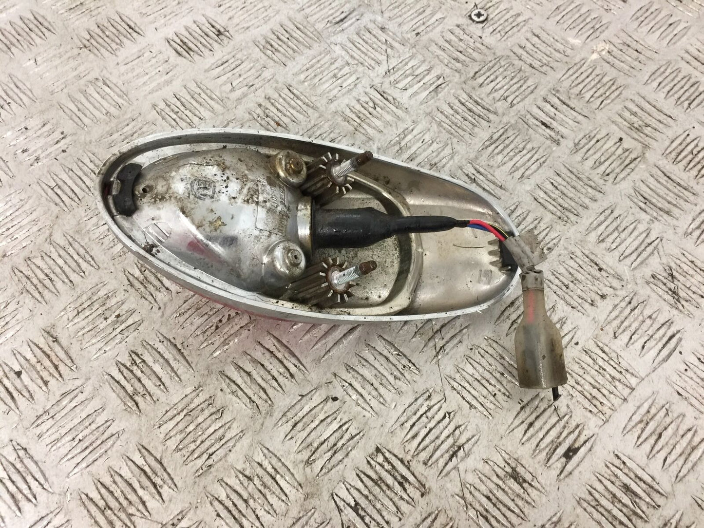 KAWASAKI VN900 VN 900 CUSTOM REAR LIGHT YEAR 2015 (STOCK 780)