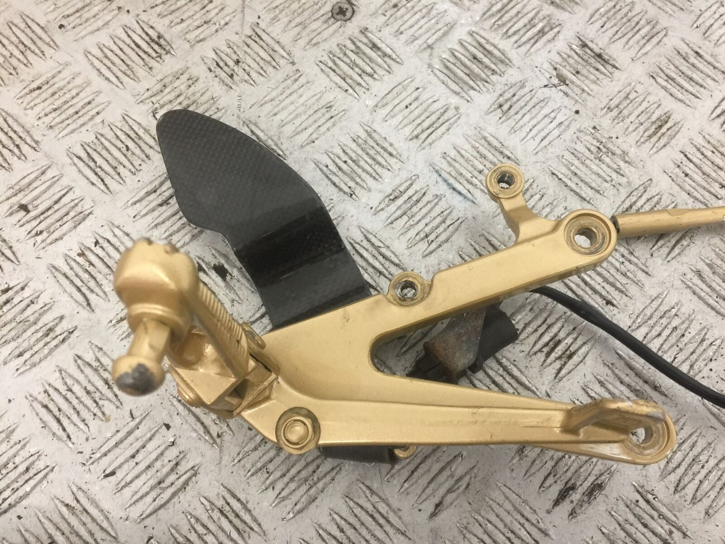 YAMAHA YZF R1 4XV FRONT HANGERS YEAR 1998-99 (STOCK 771)