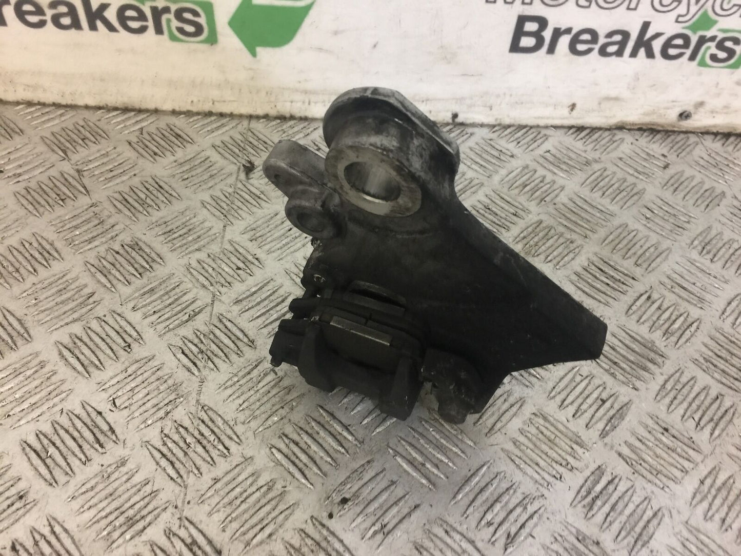 YAMAHA MT07 MT-07 TRACER REAR CALIPER AND BRACKET YEAR 2016 (STOCK 642)