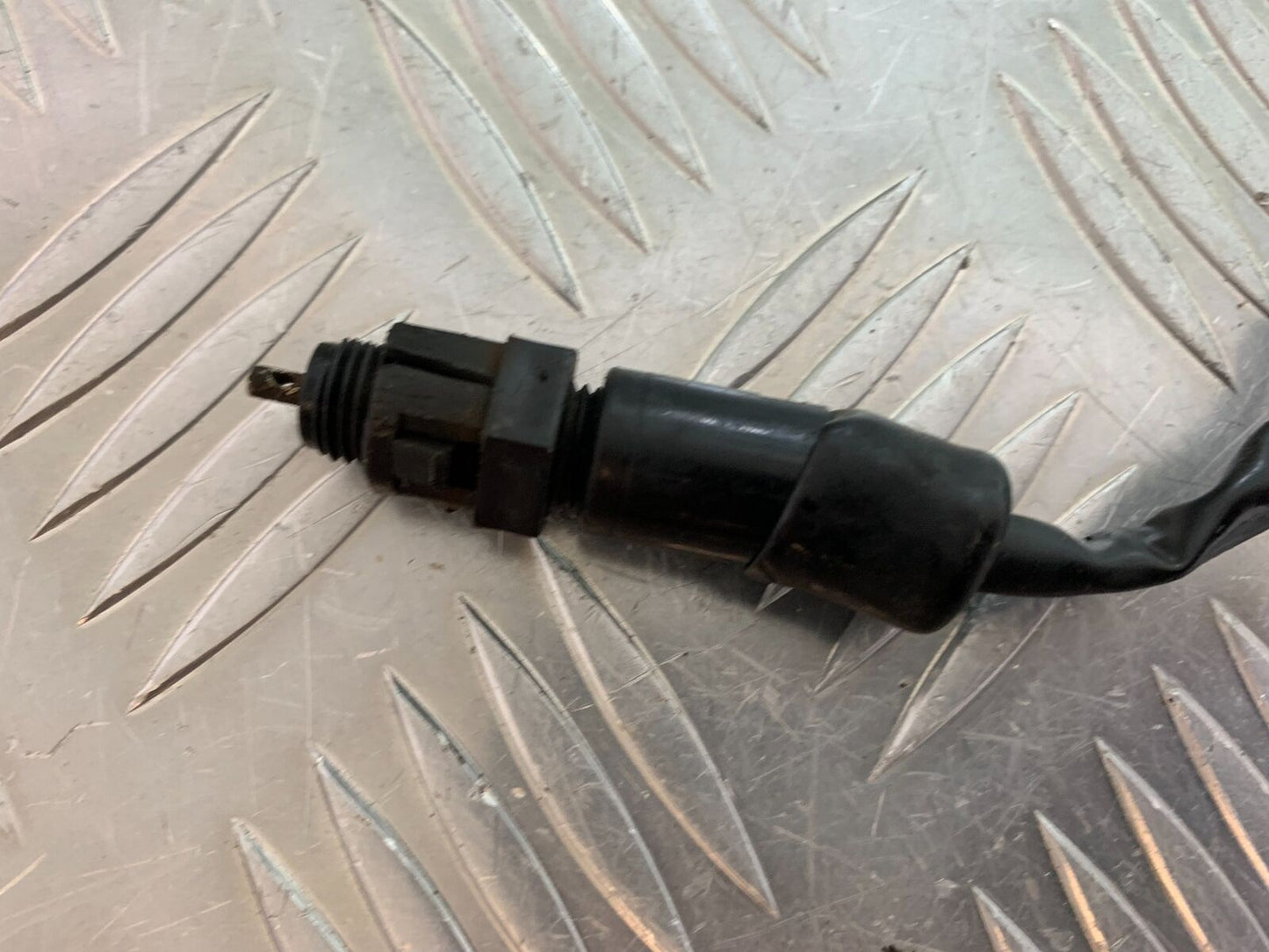 KAWASAKI ZR 750 ZEPHYR REAR BRAKE LIGHT SWITCH YEAR 1991-95 (CMB1008)