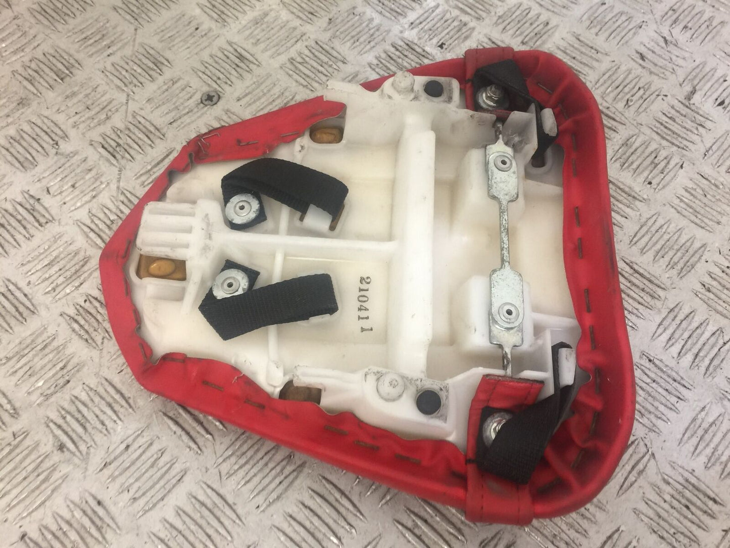 YAMAHA R6 REAR SEAT YEAR 2008-2014 (STOCK 637)