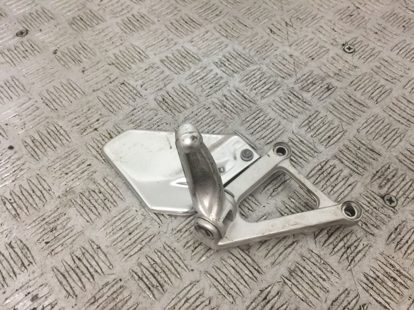 APRILIA TUONO 1000 FRONT RIGHT HANGER AND PEG YEAR 2003-2004 (STOCK 767)