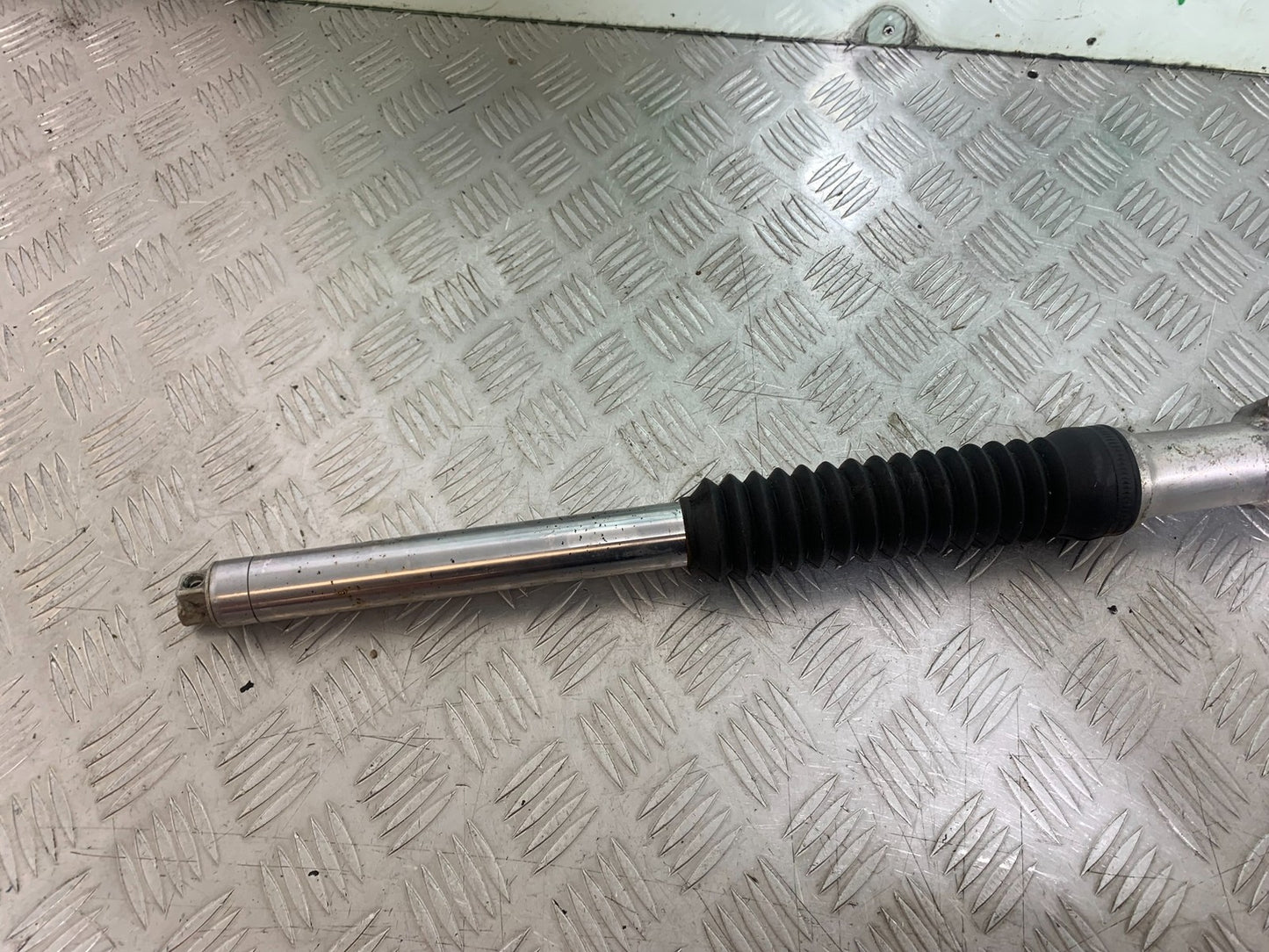 HONDA GL500 GL 500 SILVERWING FRONT LEFT FORK YEAR 1981-82 (CMB1168)