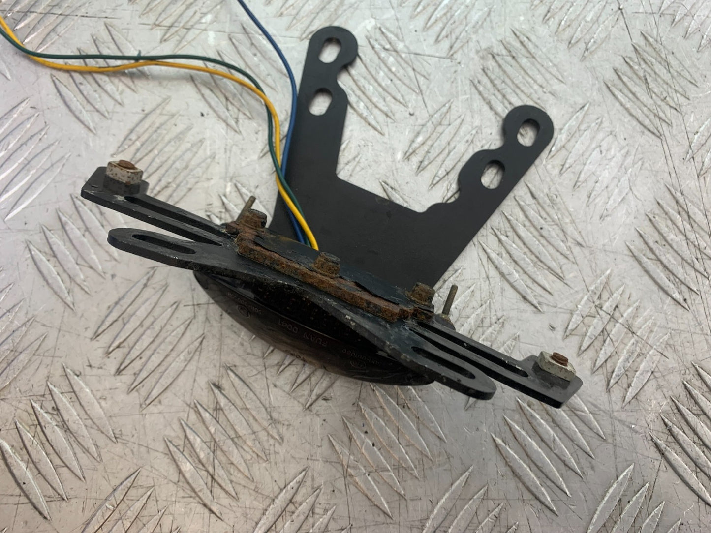 TRIUMPH 1050 SPEED TRIPLE TAIL TIDY AND REAR LIGHT YEAR 2005-2007 (CMB1322)