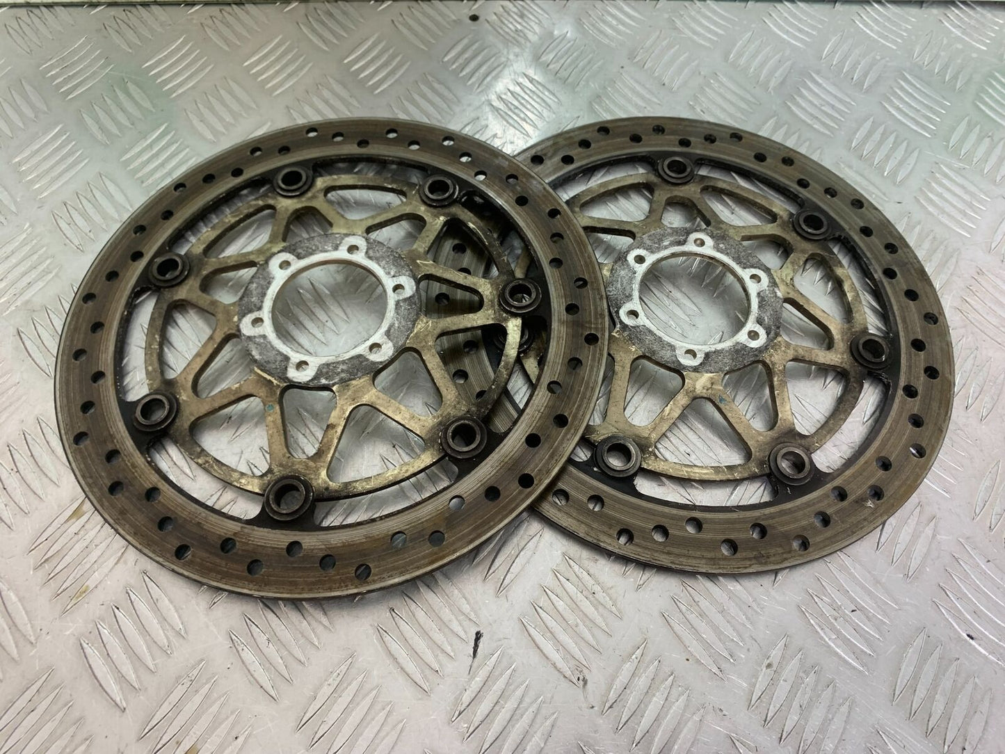 HONDA CBR1100 BLACKBIRD FRONT BRAKE DISCS YEAR 1999-2005 (CMB1103)