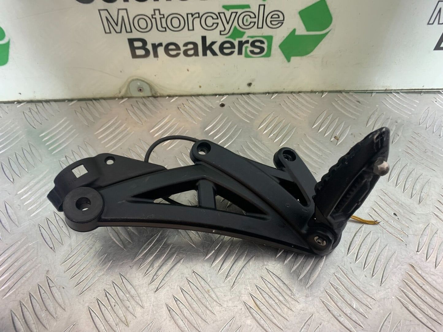 DUCATI DIAVEL 1200 FRONT RIGHT HANGER AND PEG YEAR 2014-17 (CMB1054)