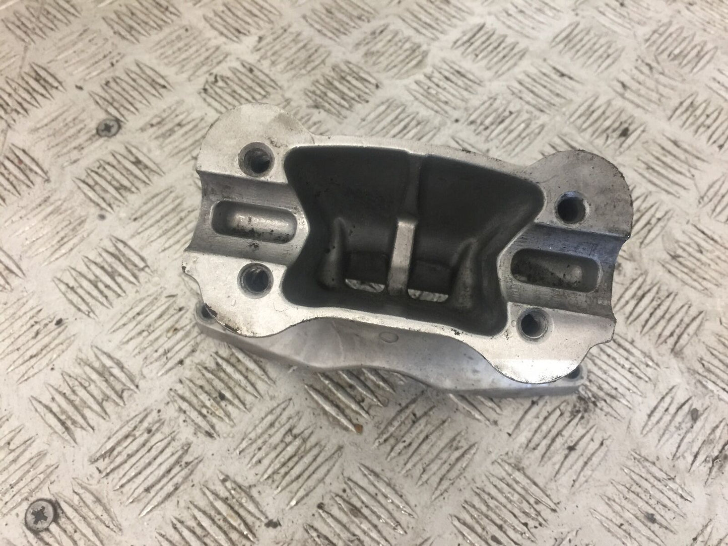KAWASAKI KLE 650 VERSYS HANDLEBAR CLAMP YEAR 2010 (STOCK 775)