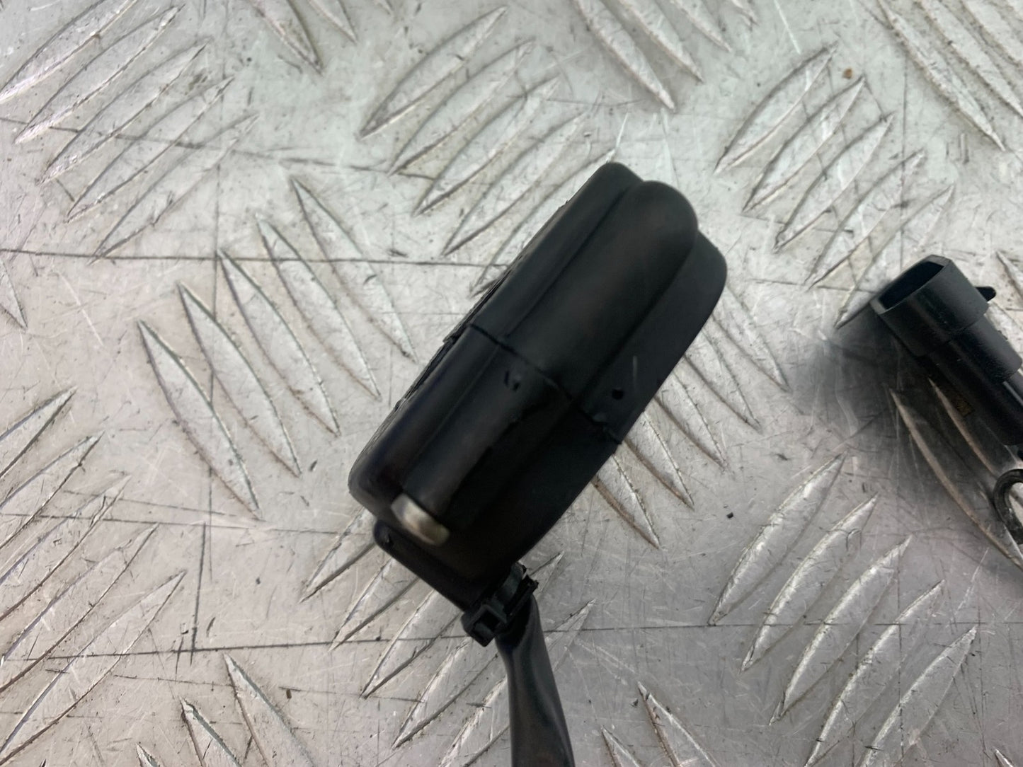 APRILIA RSV1000 R FACTORY RIGHT SWITCH GEAR 2004-09 (CMB1203)