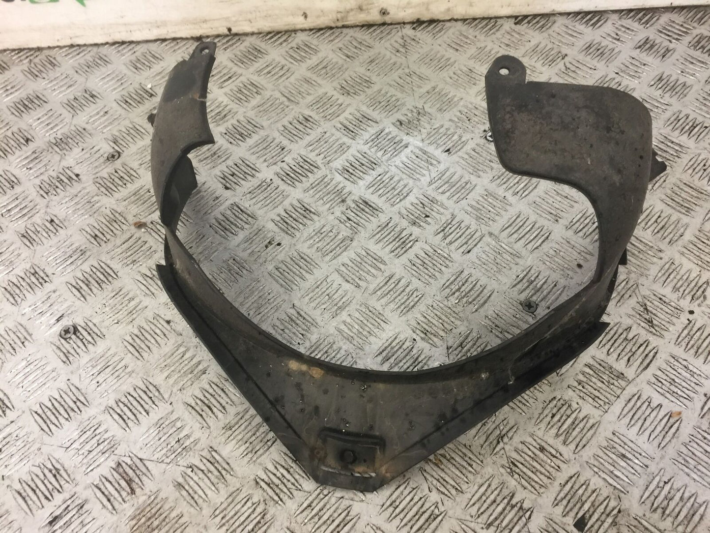 KAWASAKI J300 J 300 FAIRING V-PIECE YEAR 2015 (STOCK 711)