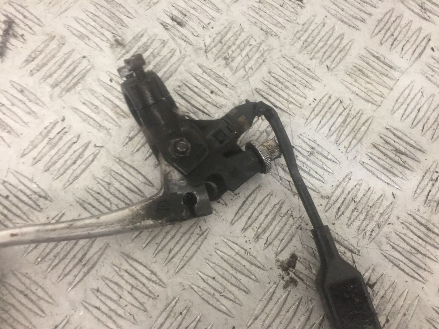 TRIUMPH 955i SPRINT ST CLUTCH LEVER YEAR 1999-2004 (STOCK 868)