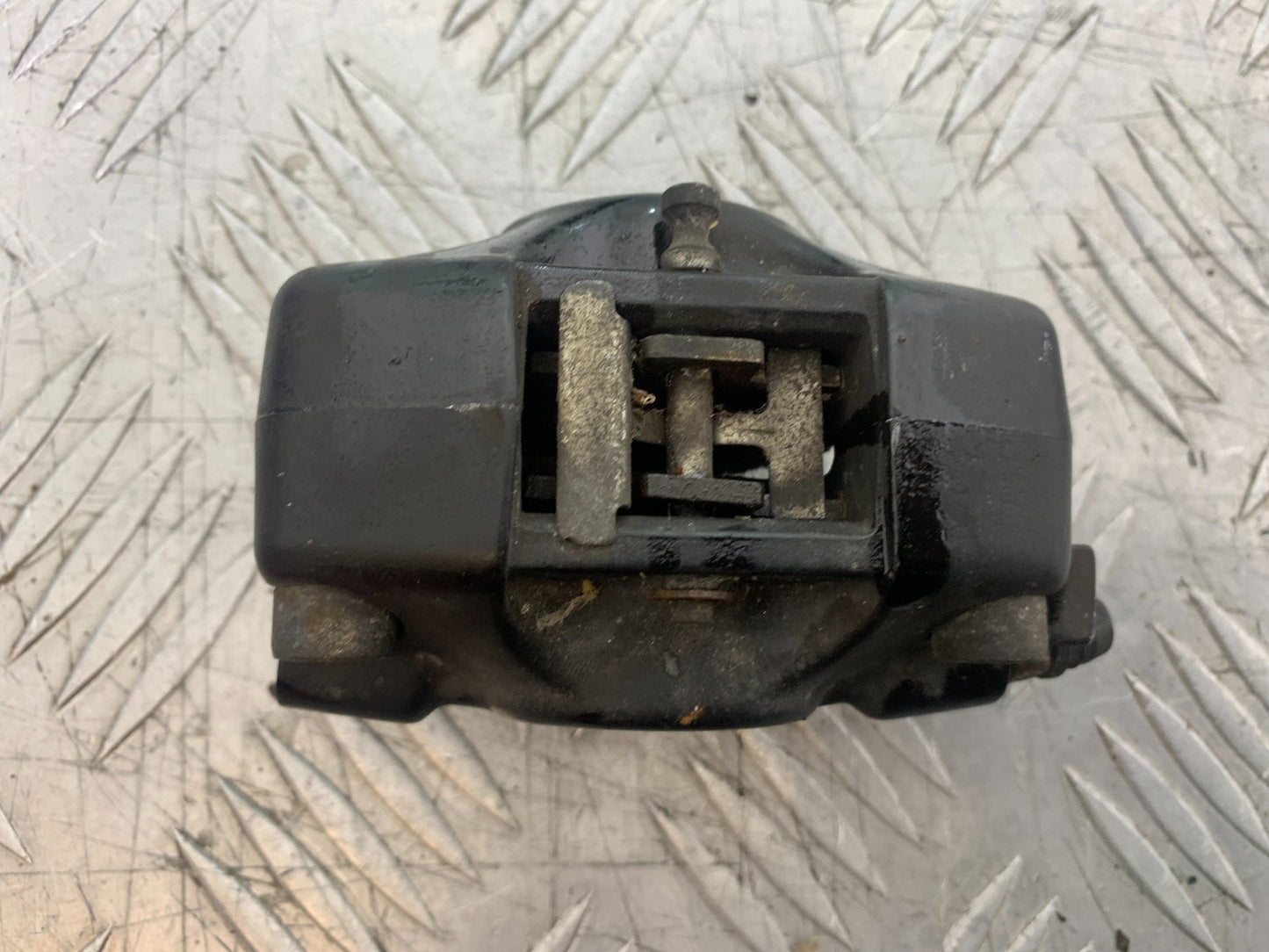 PIAGGIO MP3 250 ie FRONT LEFT CALIPER YEAR 2007 (CMB1307)