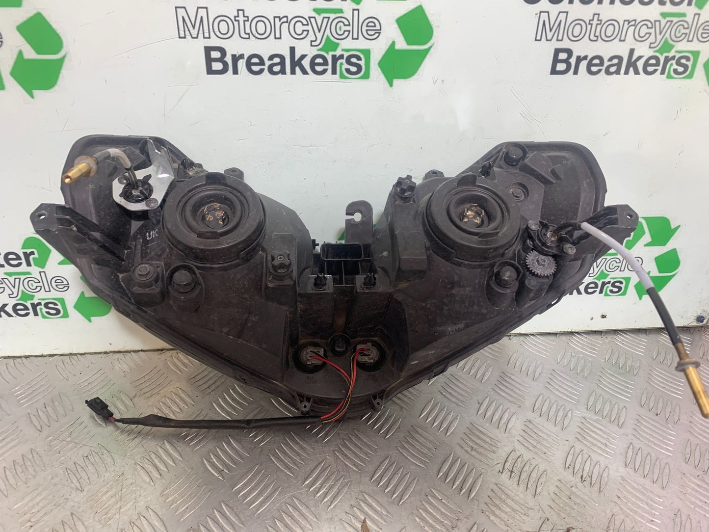 KAWASAKI GTR1400 GTR 1400 HEADLIGHT YEAR 2007-2009 (CMB1174)