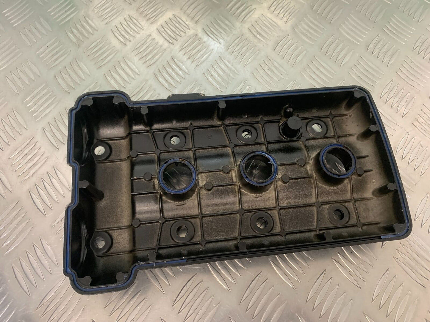 TRIUMPH 885 TIGER ROCKER COVER YEAR 2000