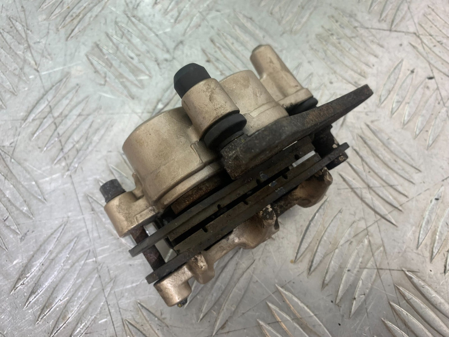 HONDA CBF125 CBF 125 FRONT BRAKE CALIPER YEAR 2009-14 (CMB1172)