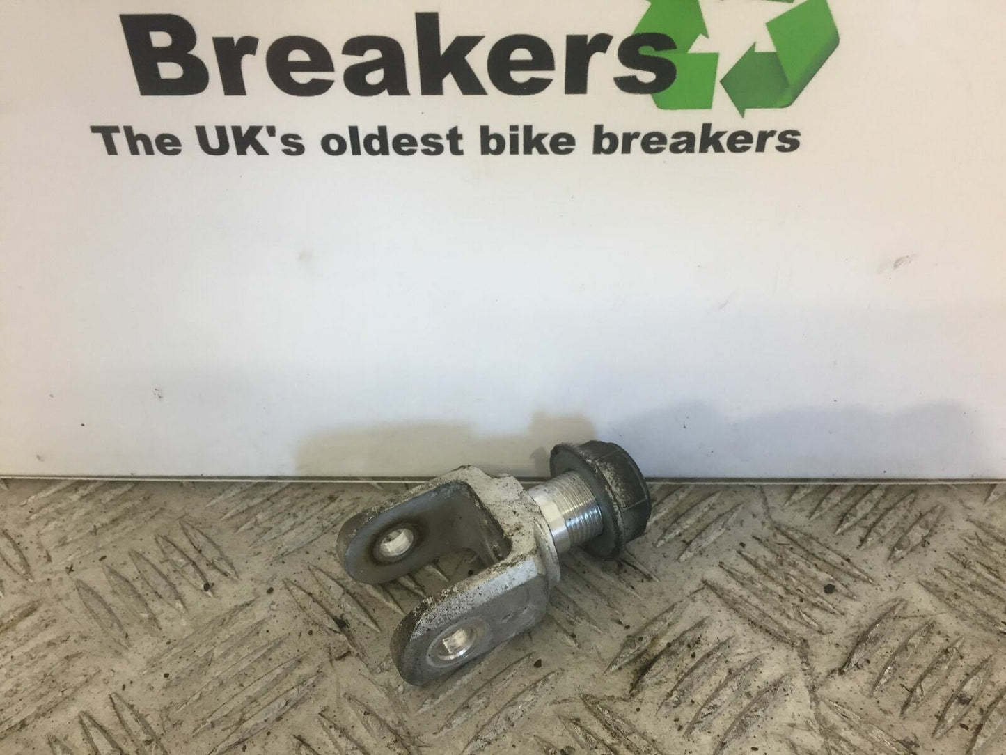SUZUKI GSXR600 GSXR 600 K3 REAR SHOCK MOUNT YEAR 2003