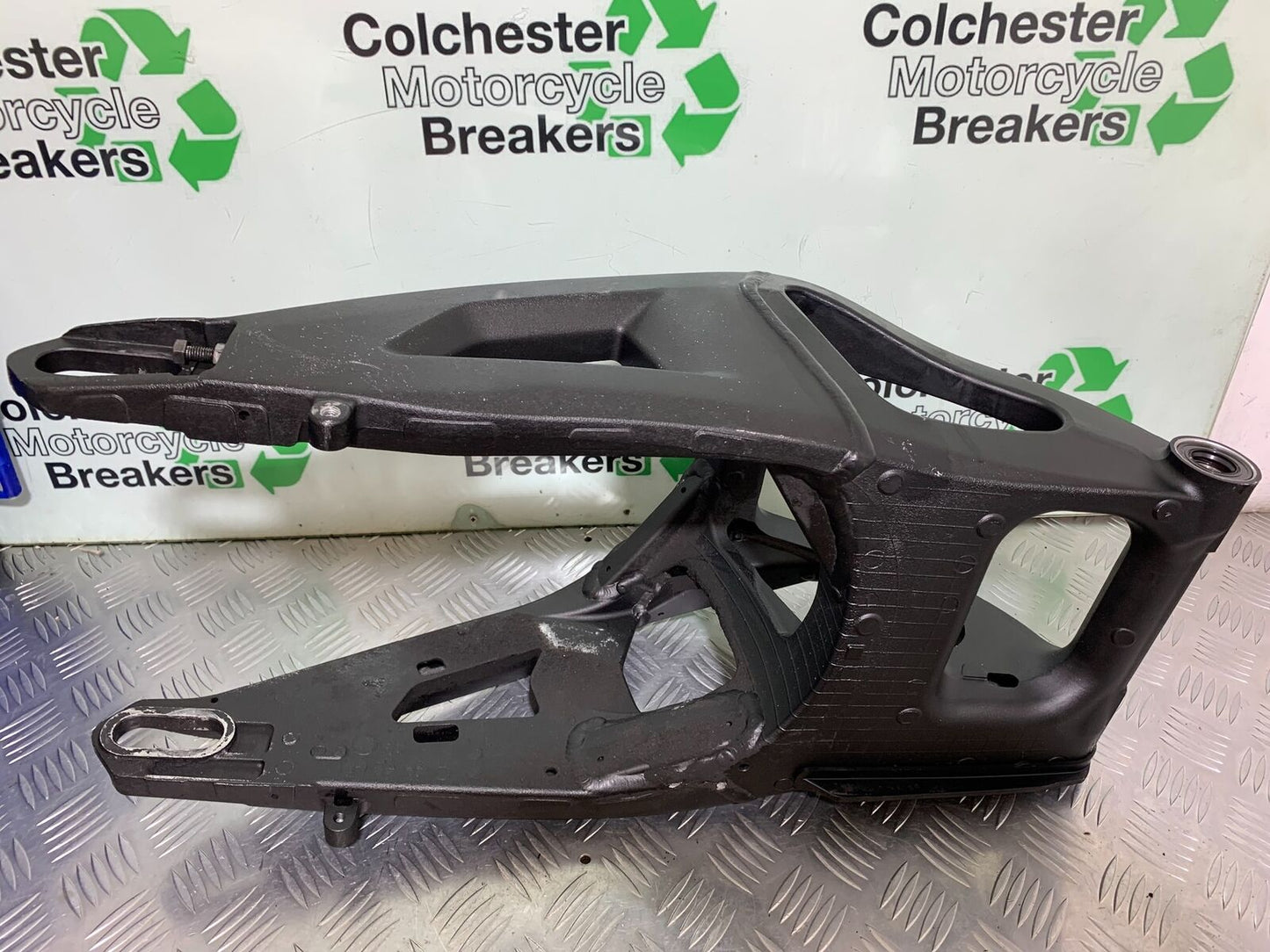 KAWASAKI ZX10R ZX 10R SWINGARM YEAR 2016-2020 (CMB1015)