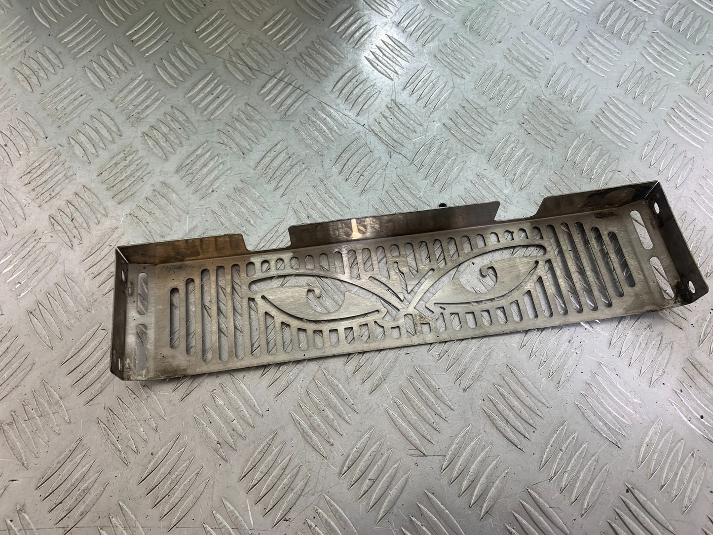 YAMAHA XJR1300 XJR 1300 OIL COOLER GUARD YEAR 1999-2003 (CMB1119)