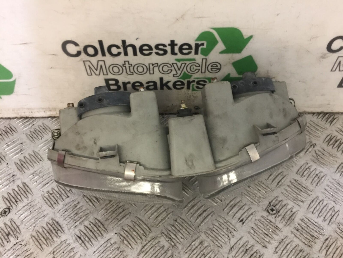 TRIUMPH 595 DAYTONA HEADLIGHT YEAR 1997-1998 (STOCK 691)