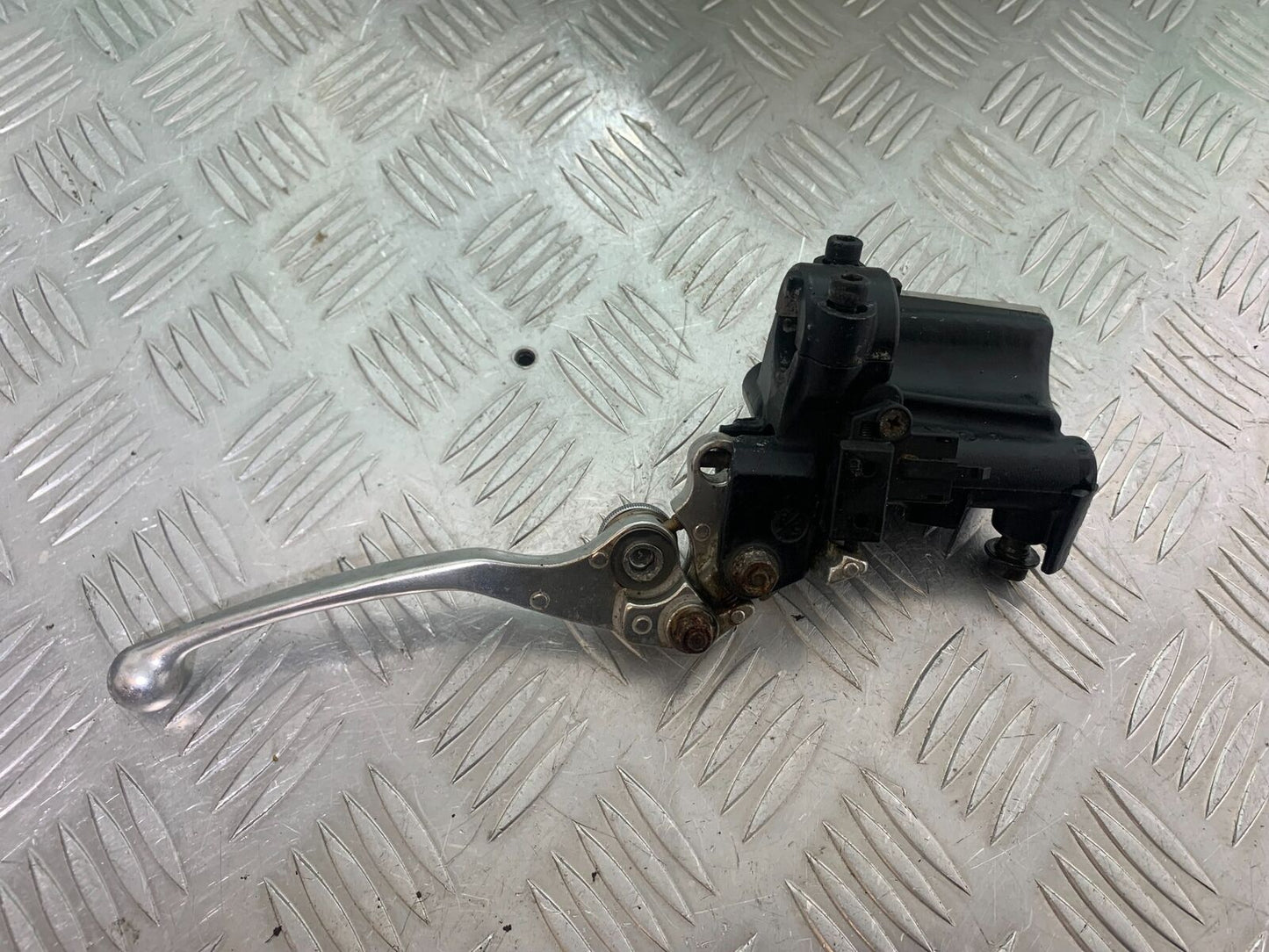 YAMAHA XJR1300 XJR 1300 CLUTCH MASTER CYLINDER YEAR 1999-2003 (CMB1055)