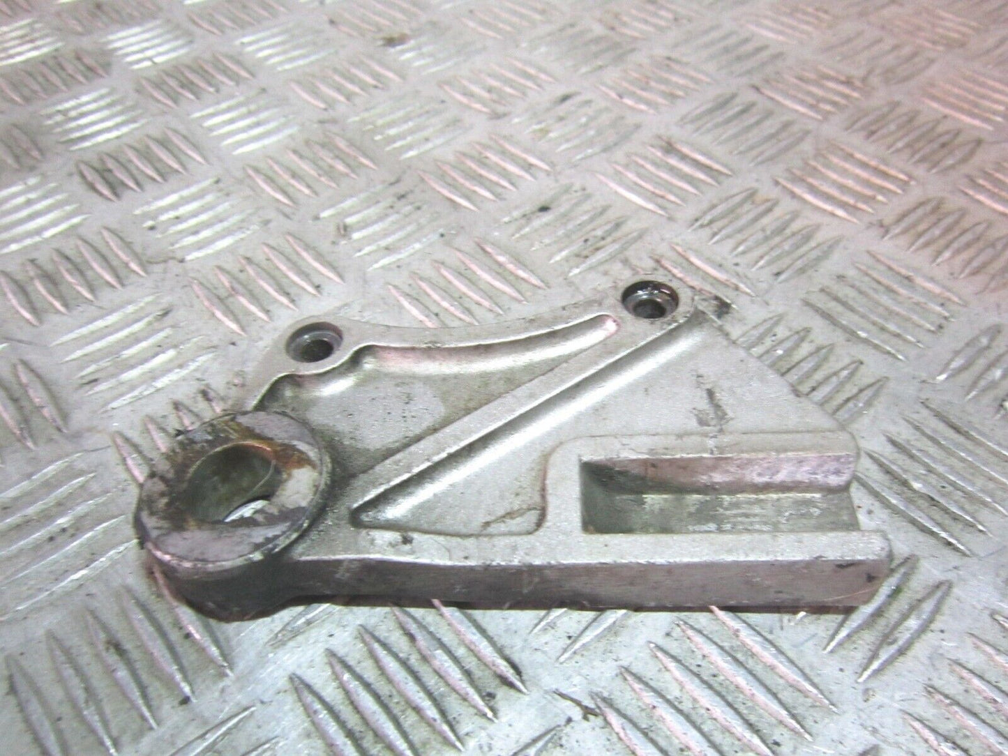 KAWASAKI ZX9R ZX9 ZX9 C REAR CALIPER BRACKET YEAR 1998