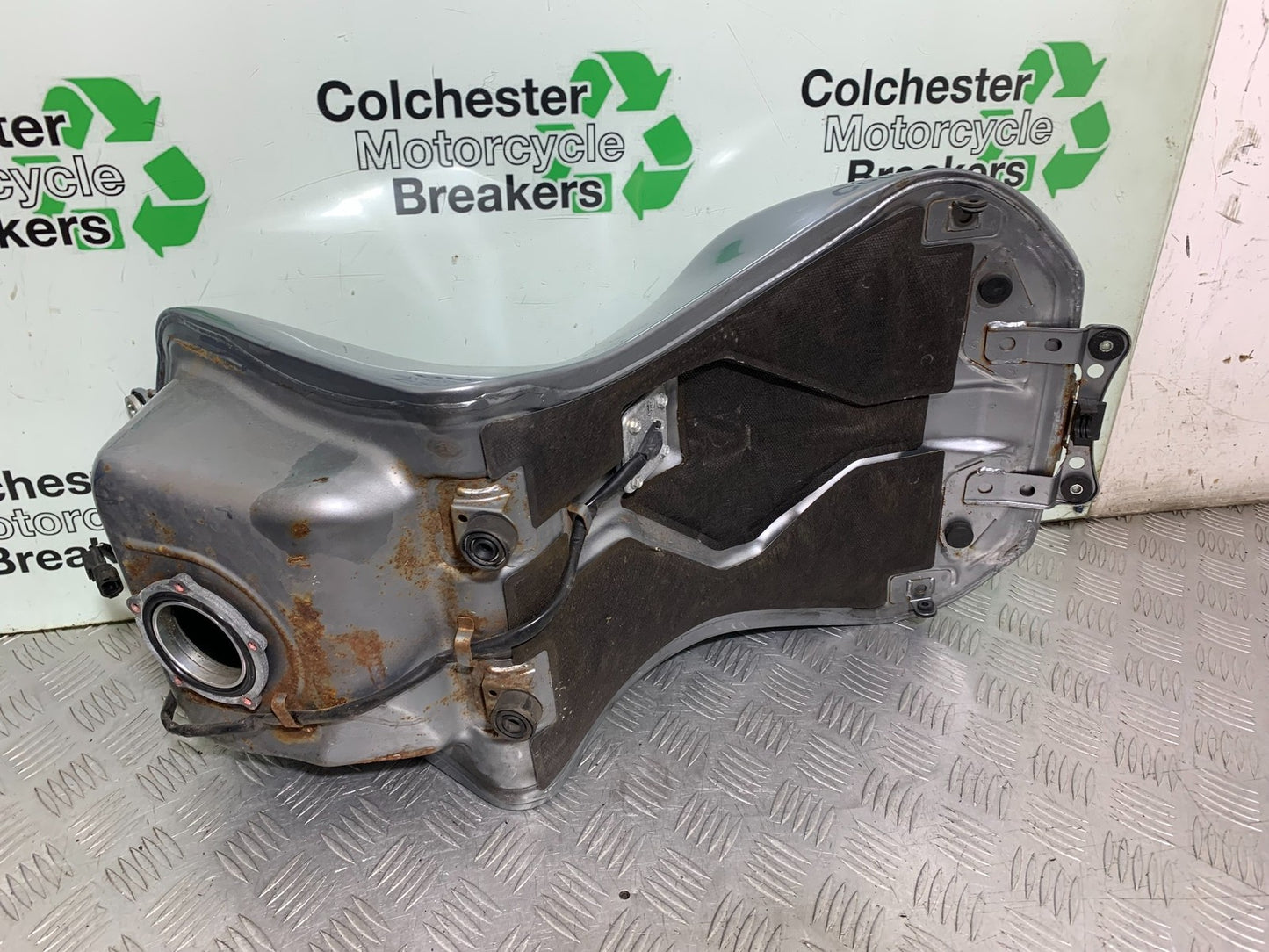 KAWASAKI GTR1400 GTR 1400 PETROL TANK YEAR 2007-2009 (CMB1306)