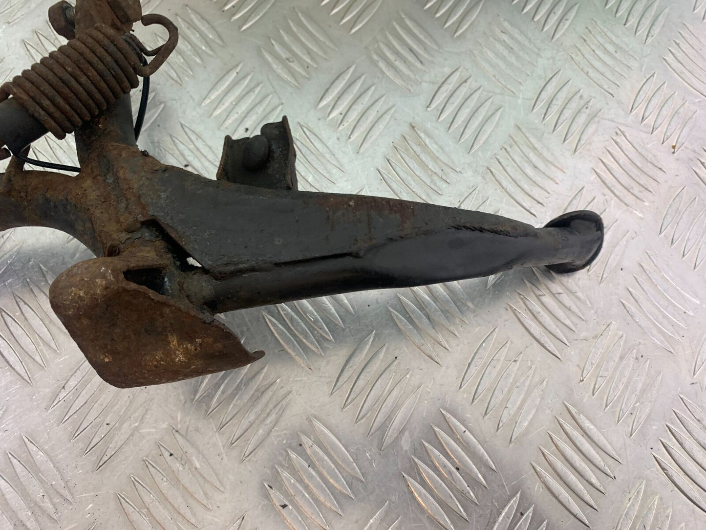 YAMAHA XJR1300 XJR 1300 CENTER STAND YEAR 1999-2003 (CMB1055)