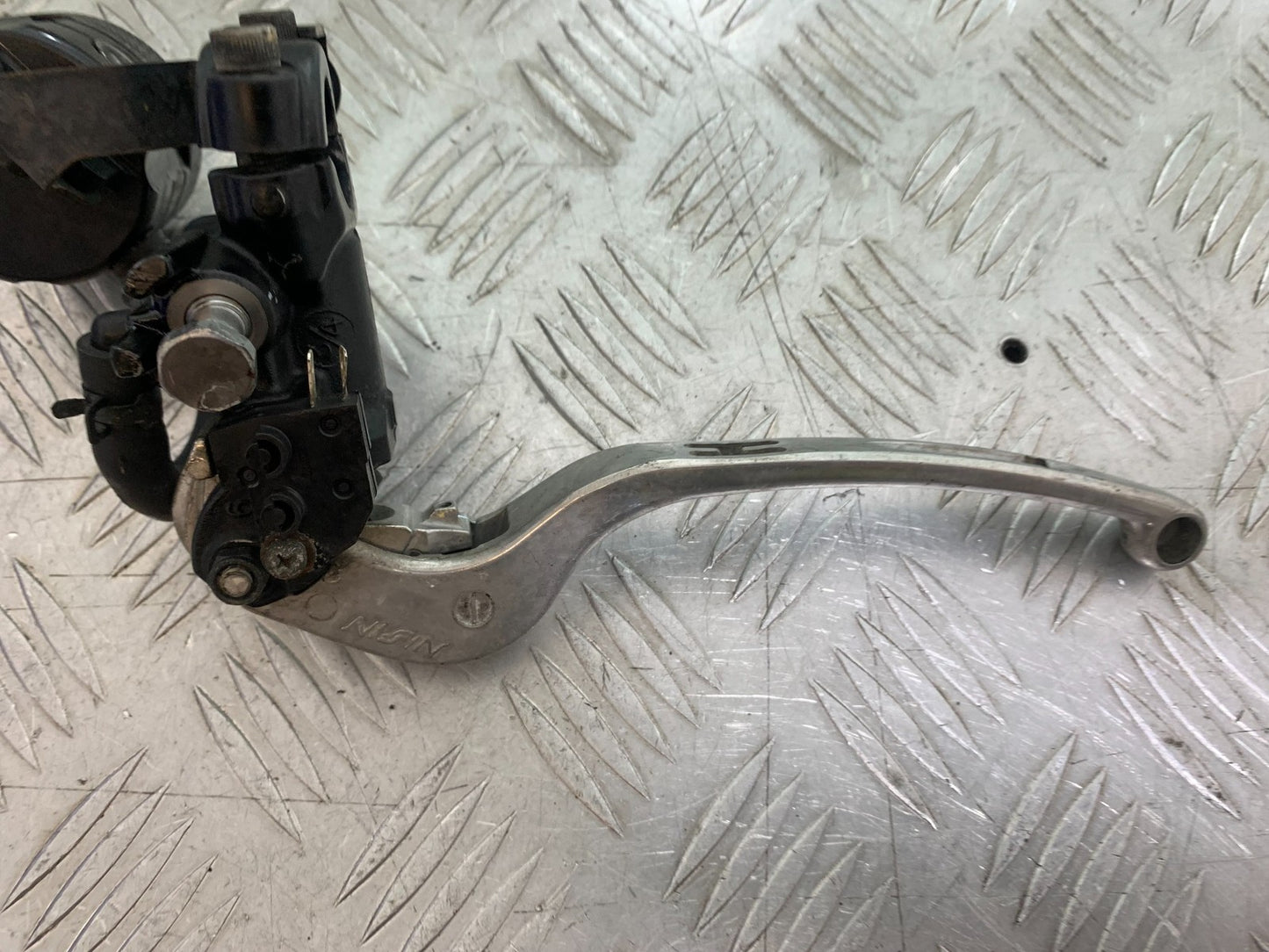 TRIUMPH SPEED TRIPLE R 1050 FRONT BRAKE MASTER CYLINDER 2009 (CMB1183)