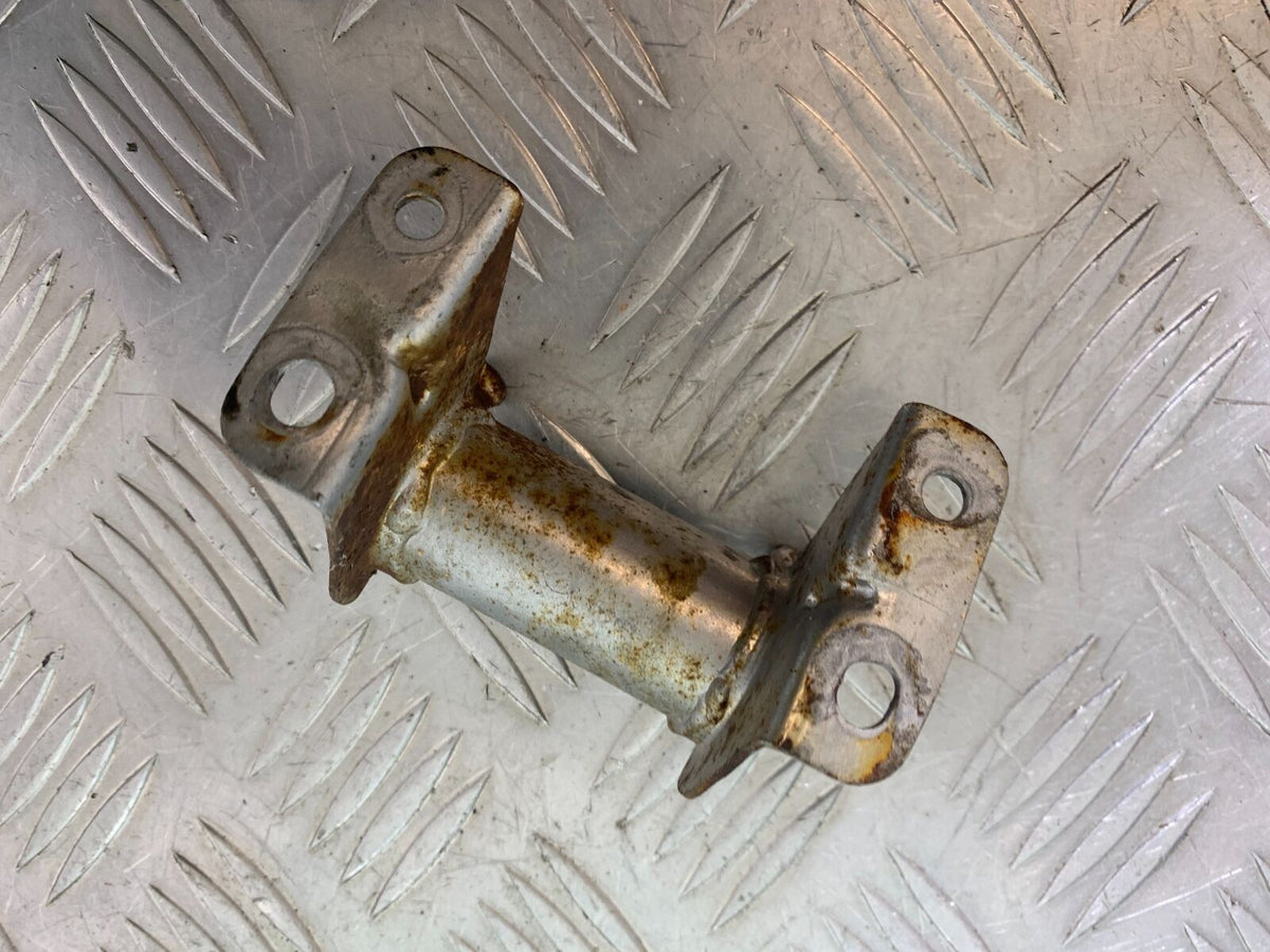 SUZUKI VS1400 VS 1400 INTRUDER PETROL TANK BRACKET YEAR 1988 (CMB1077)