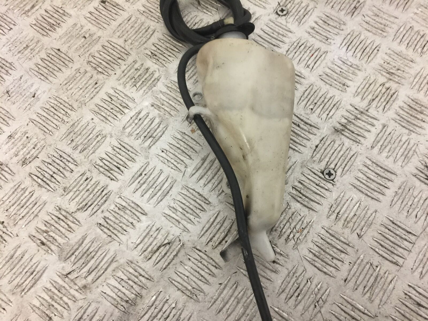 YAMAHA R6 5SL COOLANT BOTTLE YEAR 2004 (STOCK 666)