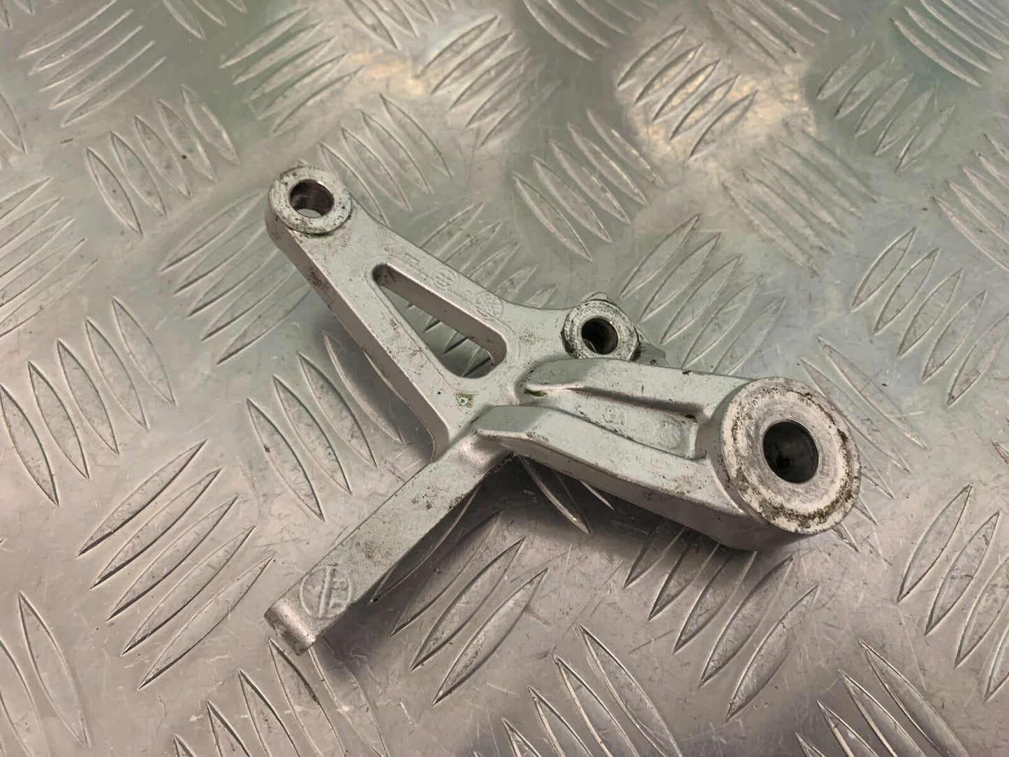 YAMAHA TDR250 TDR 250 REAR CALIPER BRACKET YEAR 1988-1992 (STOCK 976)